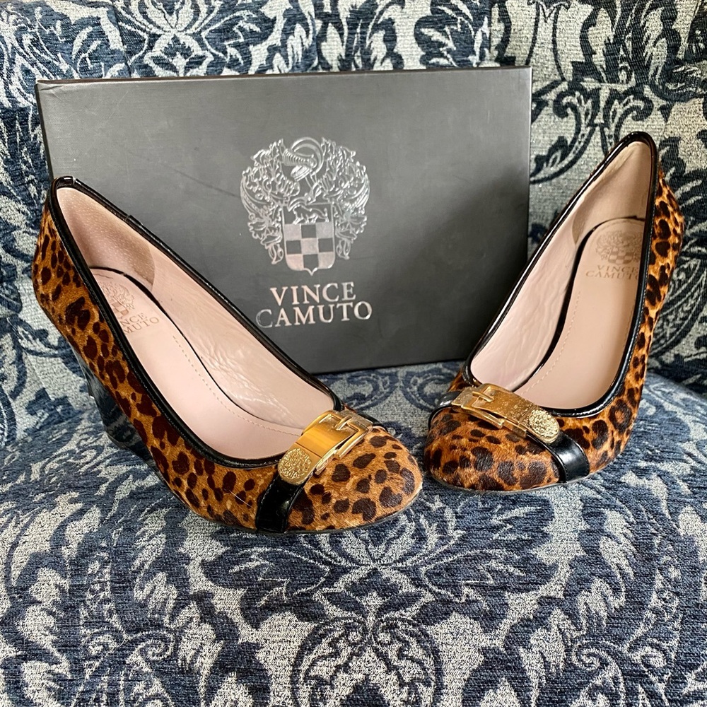 Vince Camuto Leopard Print Wedges with Black and Gold Accents 8.5